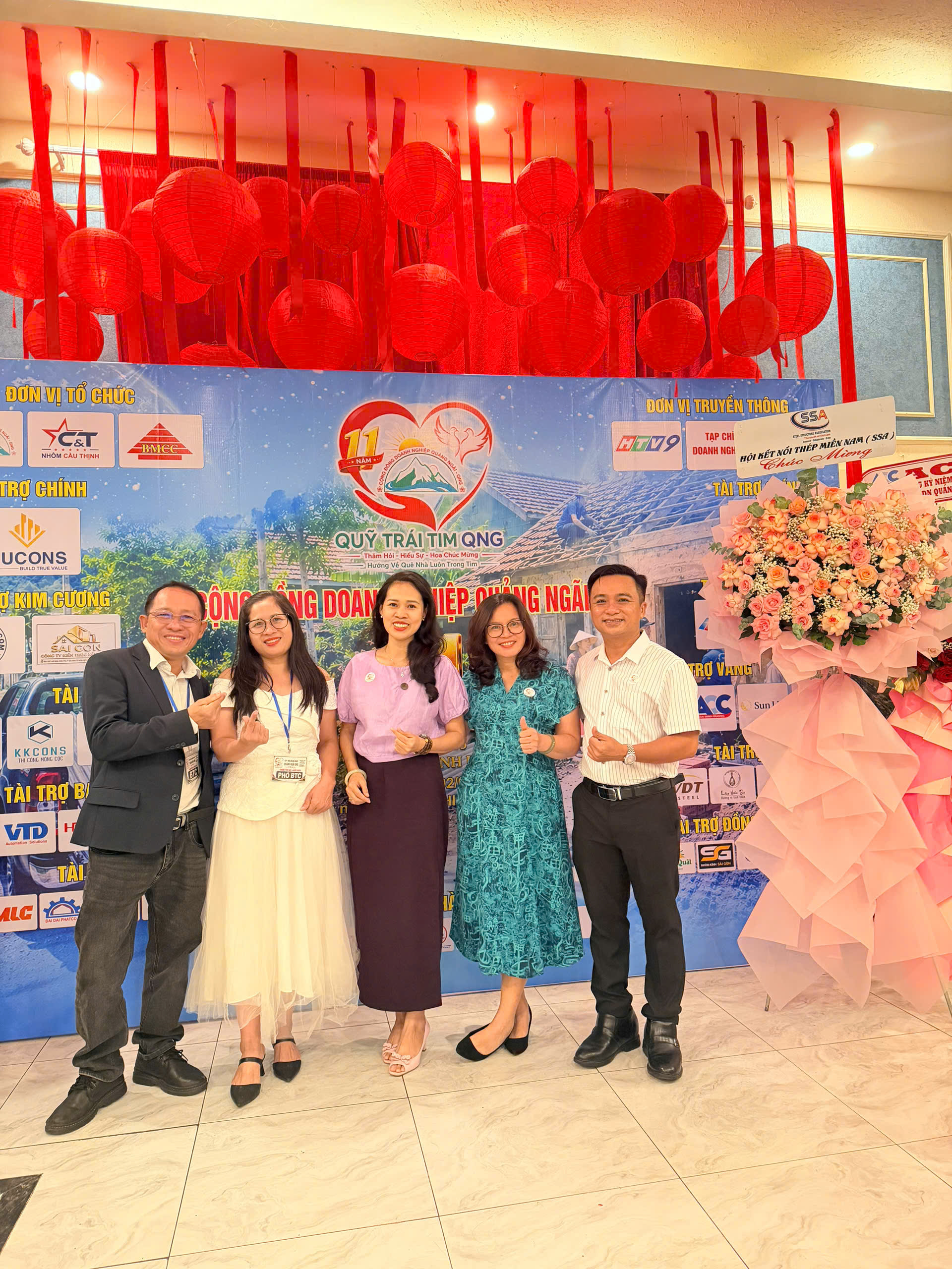 Gặp mặt tập thể