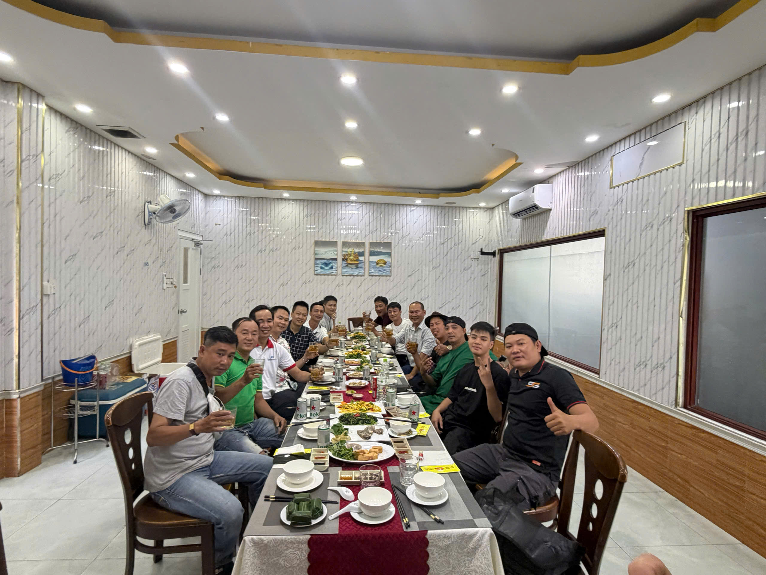 Tiệc gặp mặt hội viên